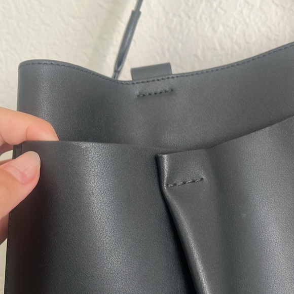 Everlane Black Leather Studio Bag - Picture 5 of 6